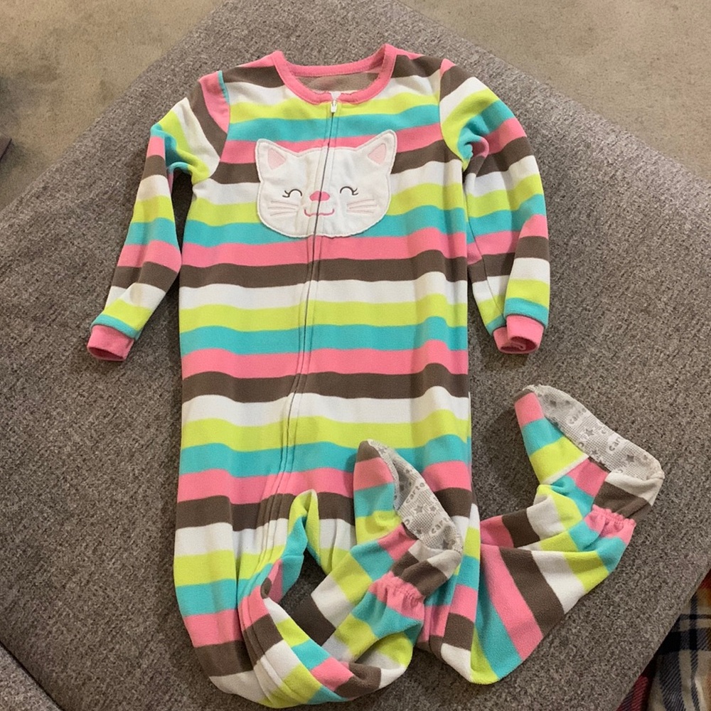 🌺 Carter’s Striped Colorful Cat Footie Pajamas. Size 4t
